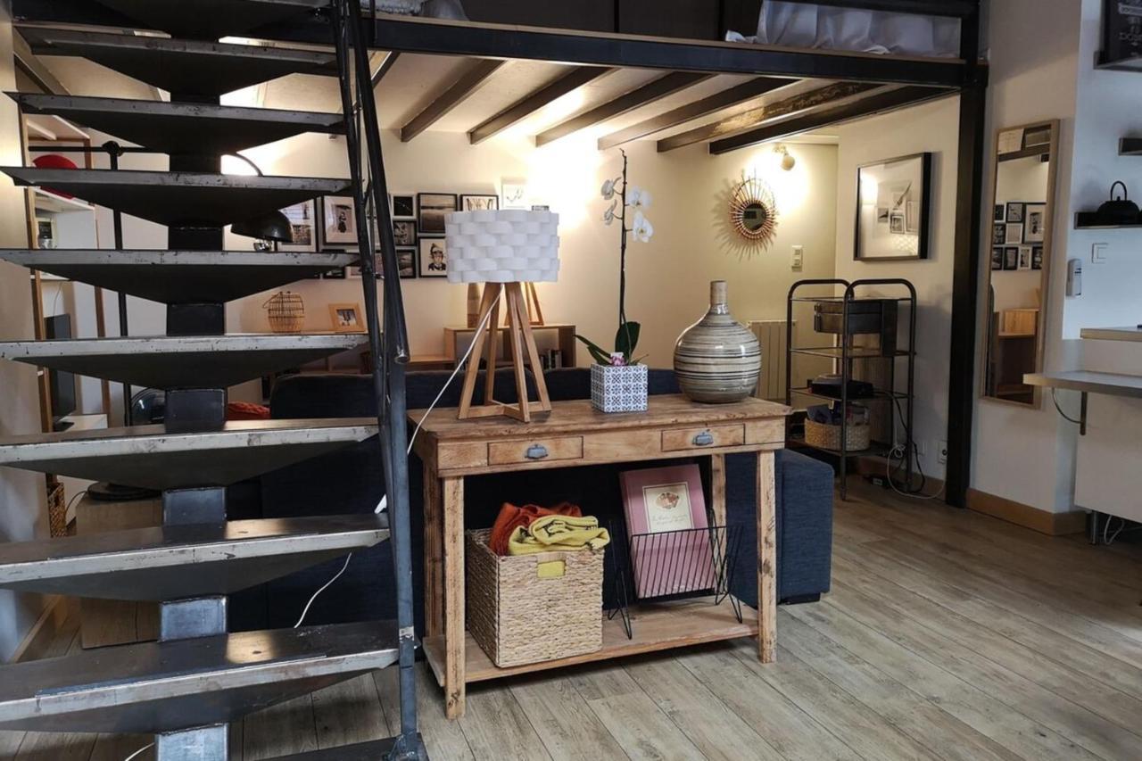Appartamento Authentic Loft With Mezzanine & Exposed Stones Heart Of Lione Esterno foto